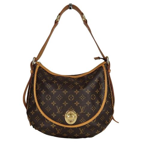 was gehört zu louis vuitton|louis vuitton umhängetasche.